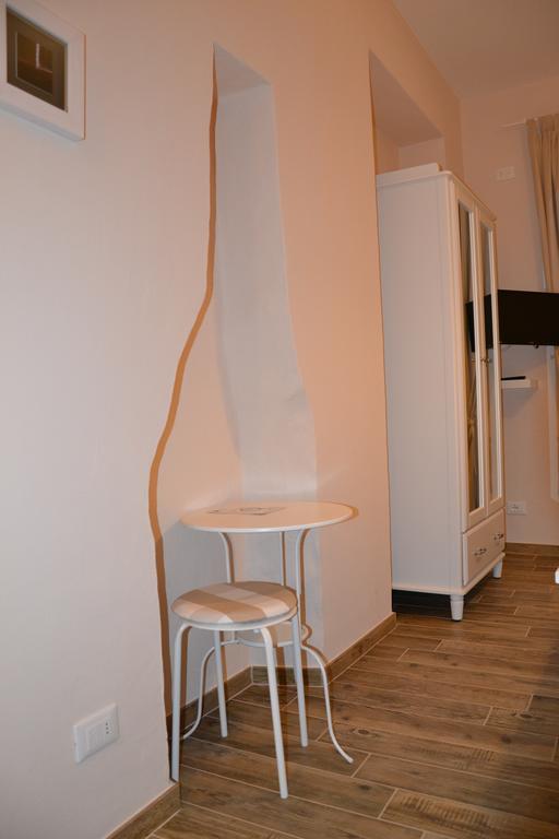 B&B Le Darsene Cannobio Quarto foto